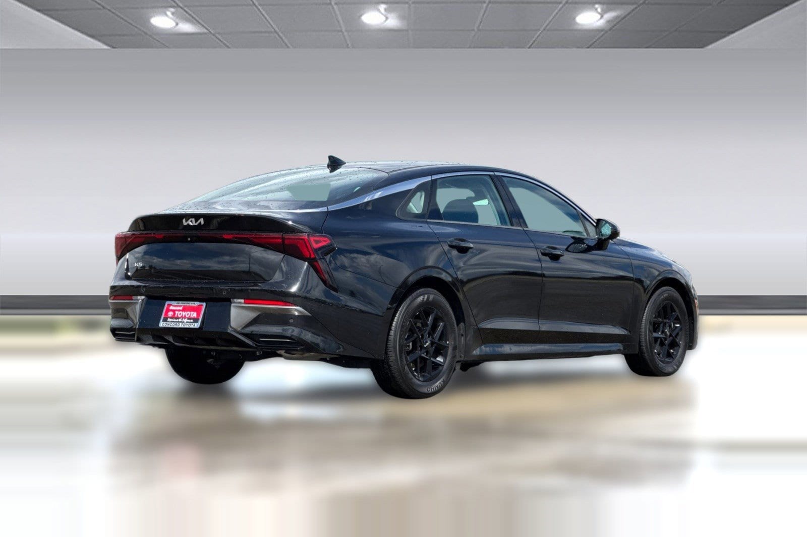 2025 Kia K5 LXS photo 2