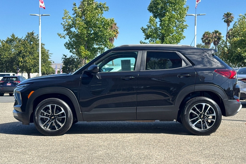 Used 2025 Chevrolet Trailblazer LT SUV