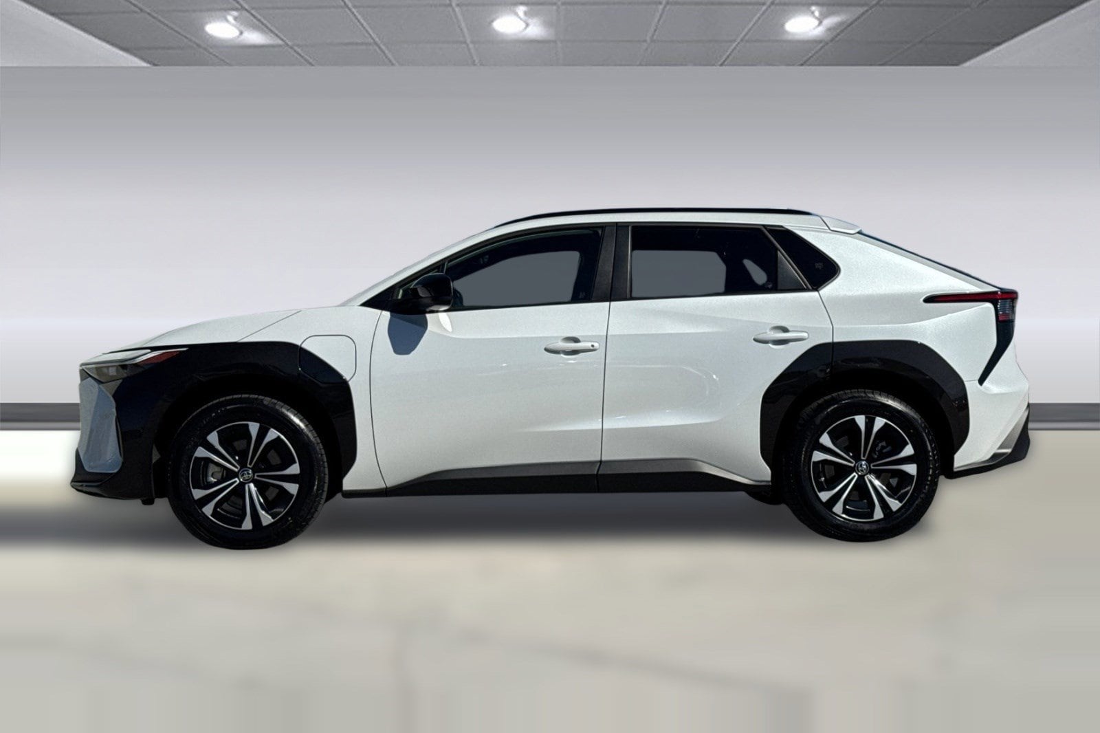 2023 Toyota bZ4X XLE photo 5