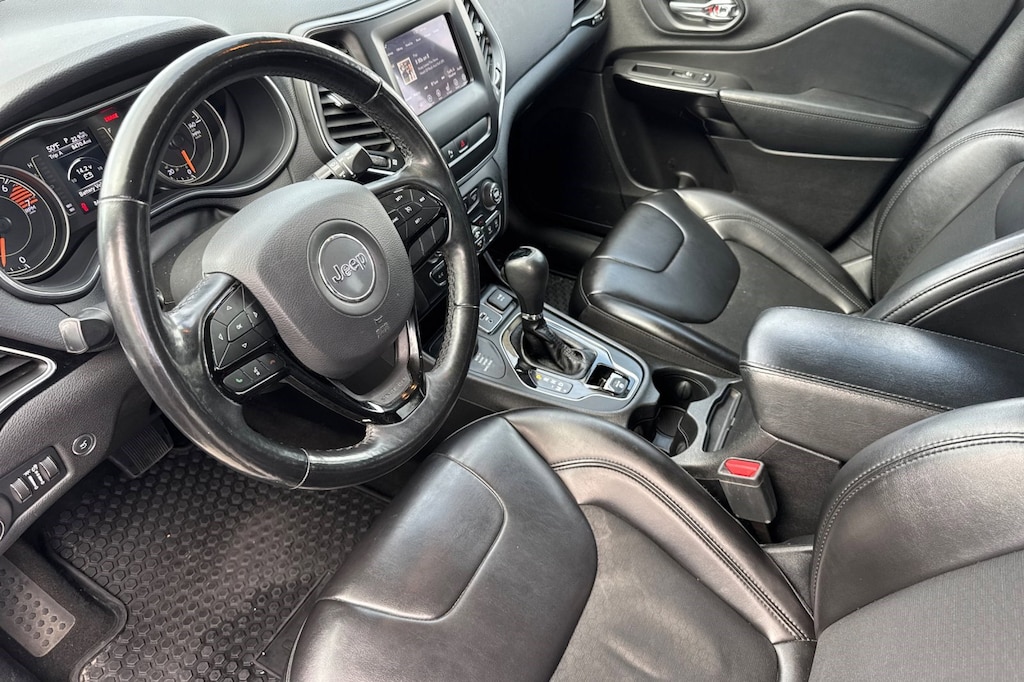 Used 2020 Jeep Cherokee Altitude SUV