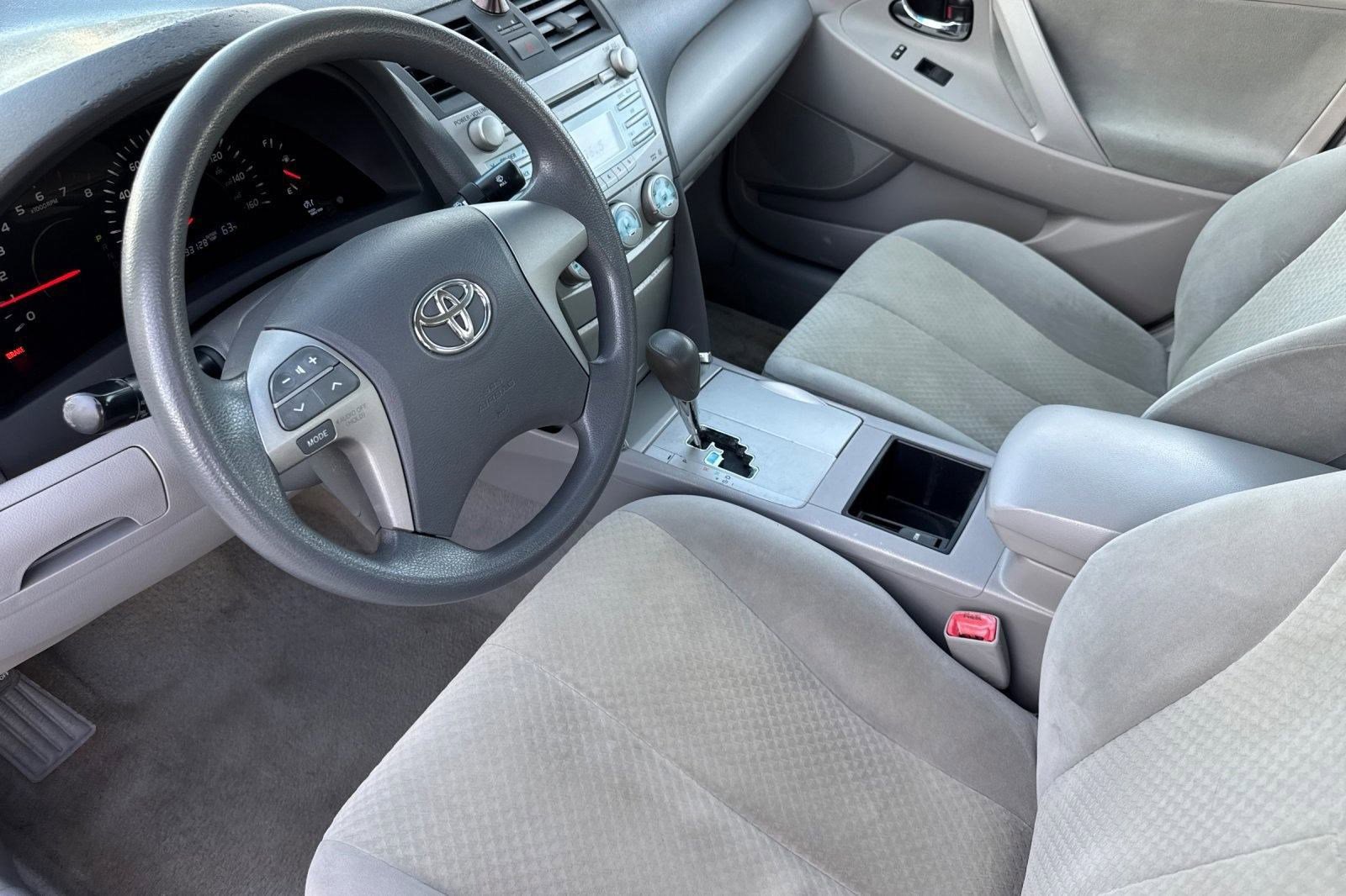 2008 Toyota Camry LE photo 4