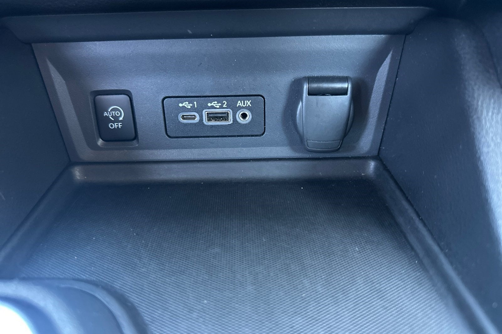 2025 Nissan Sentra SV - Photo 35