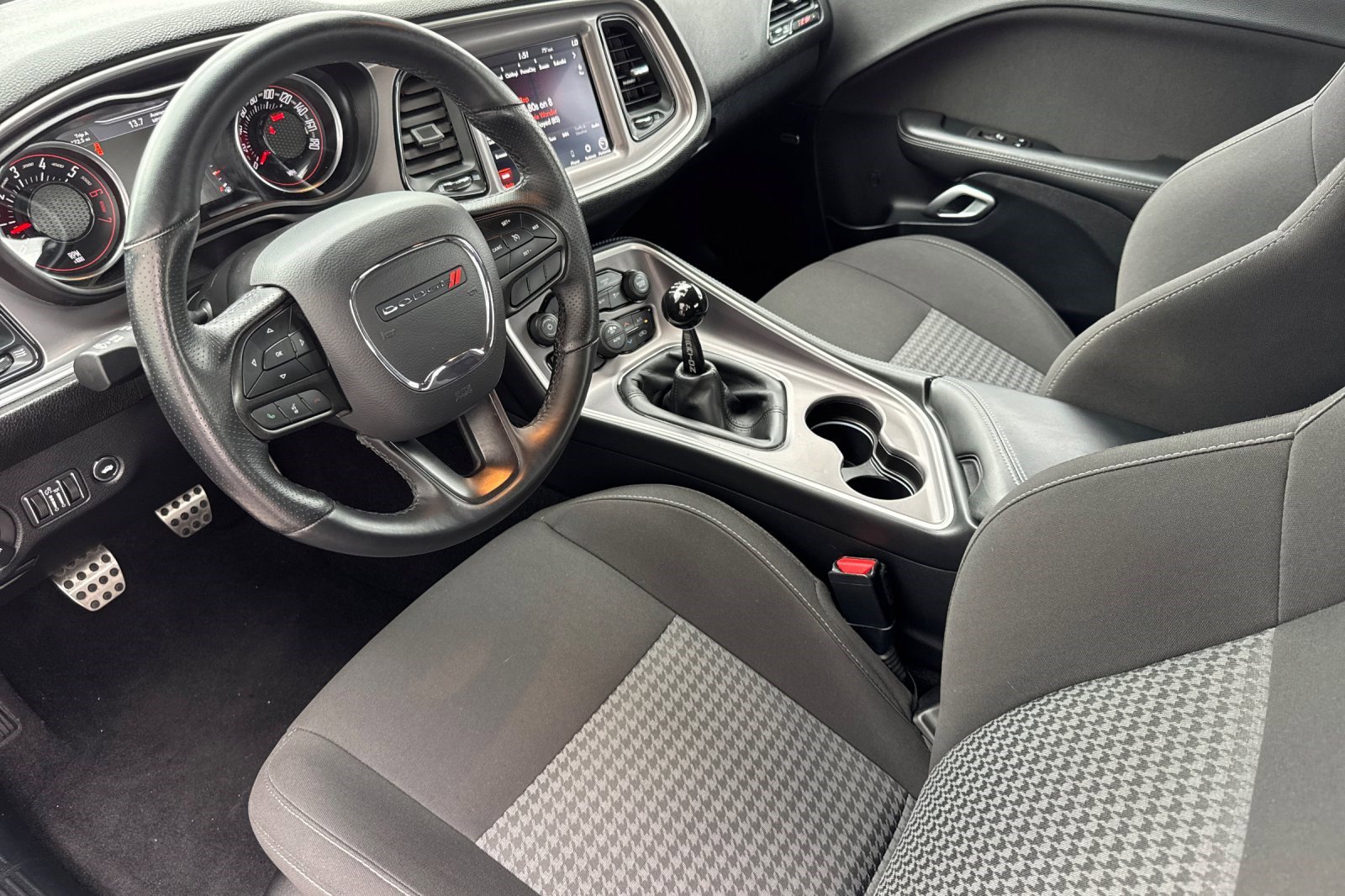 2022 Dodge Challenger R/T Scat Pack photo 3