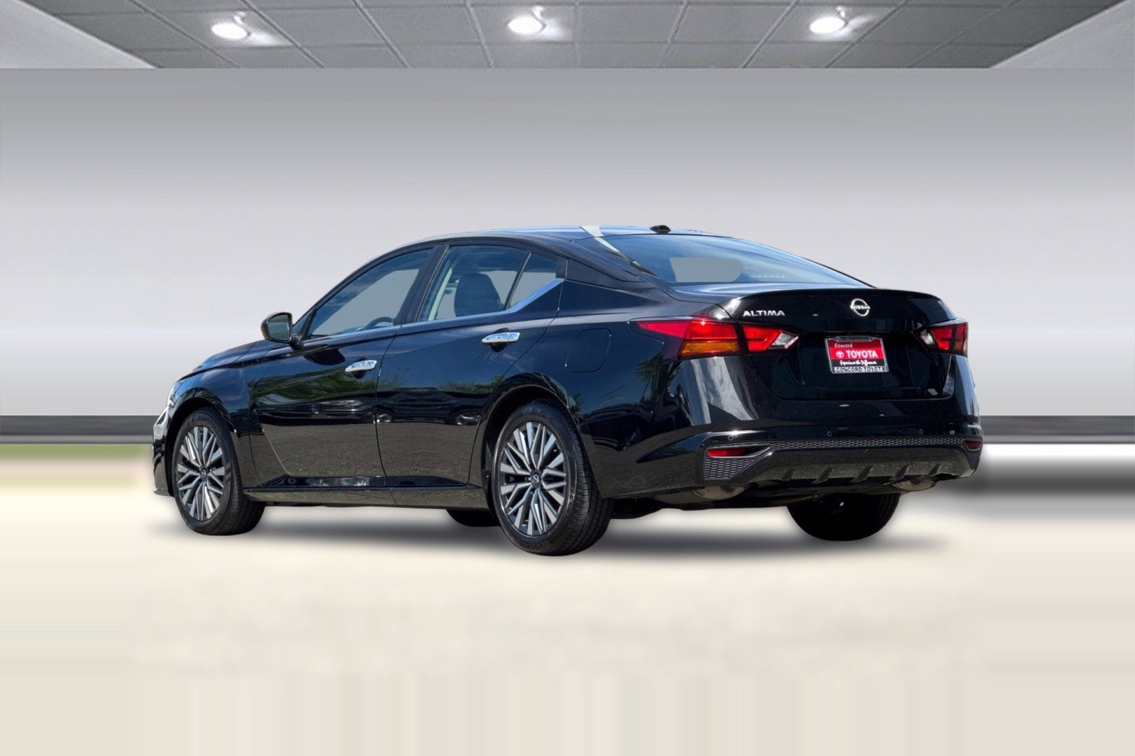 2025 Nissan Altima SV photo 3