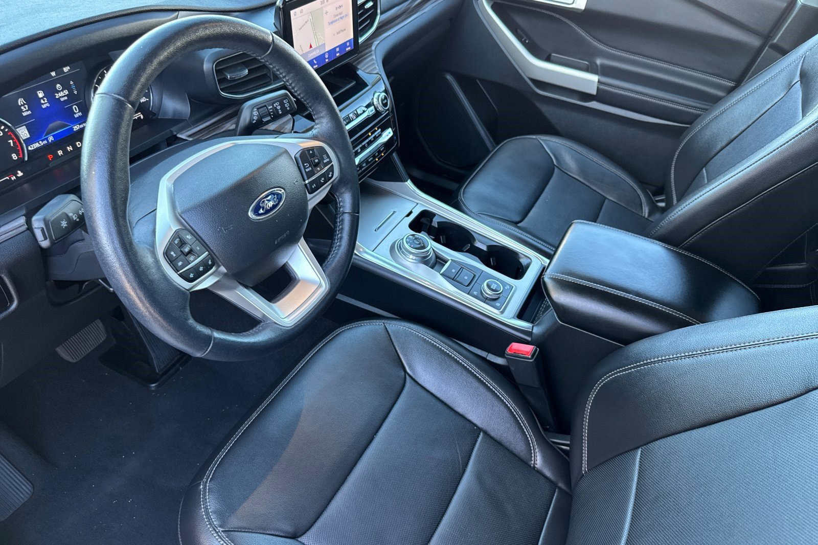 2023 Ford Explorer Limited photo 3