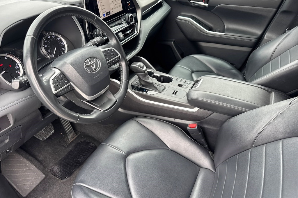 Used 2024 Toyota Highlander XLE SUV