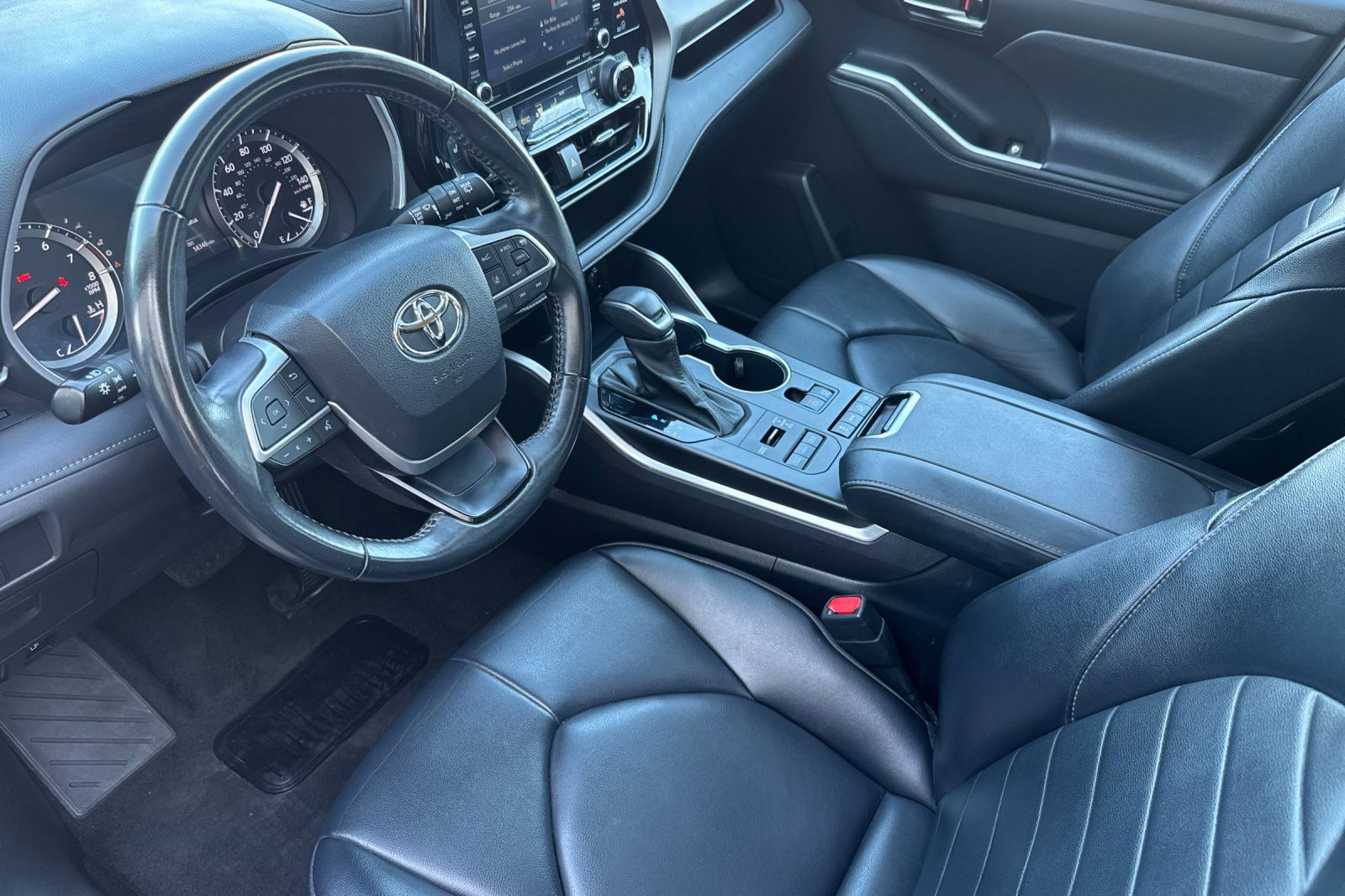 2022 Toyota Highlander XLE photo 4