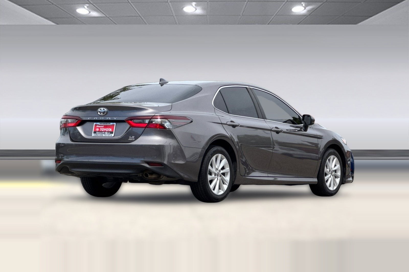 2023 Toyota Camry LE photo 2