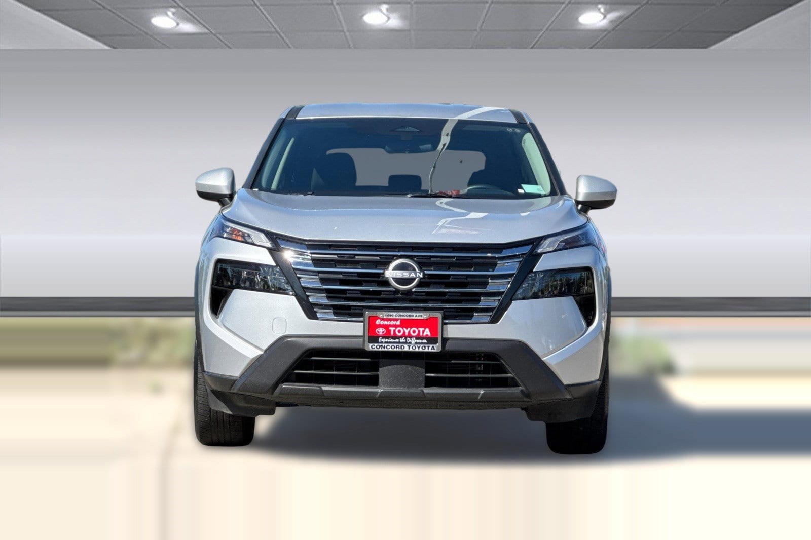 2025 Nissan Rogue SV photo 4