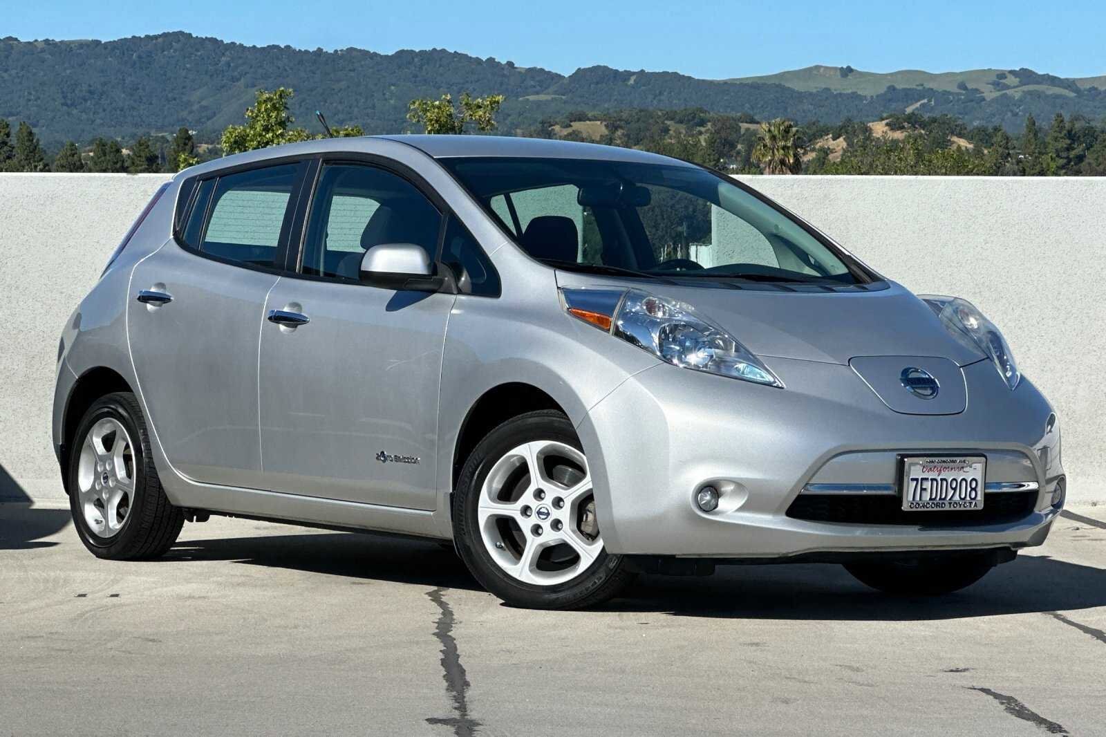 Used 2014 Nissan LEAF SV with VIN 1N4AZ0CP2EC338370 for sale in Concord, CA