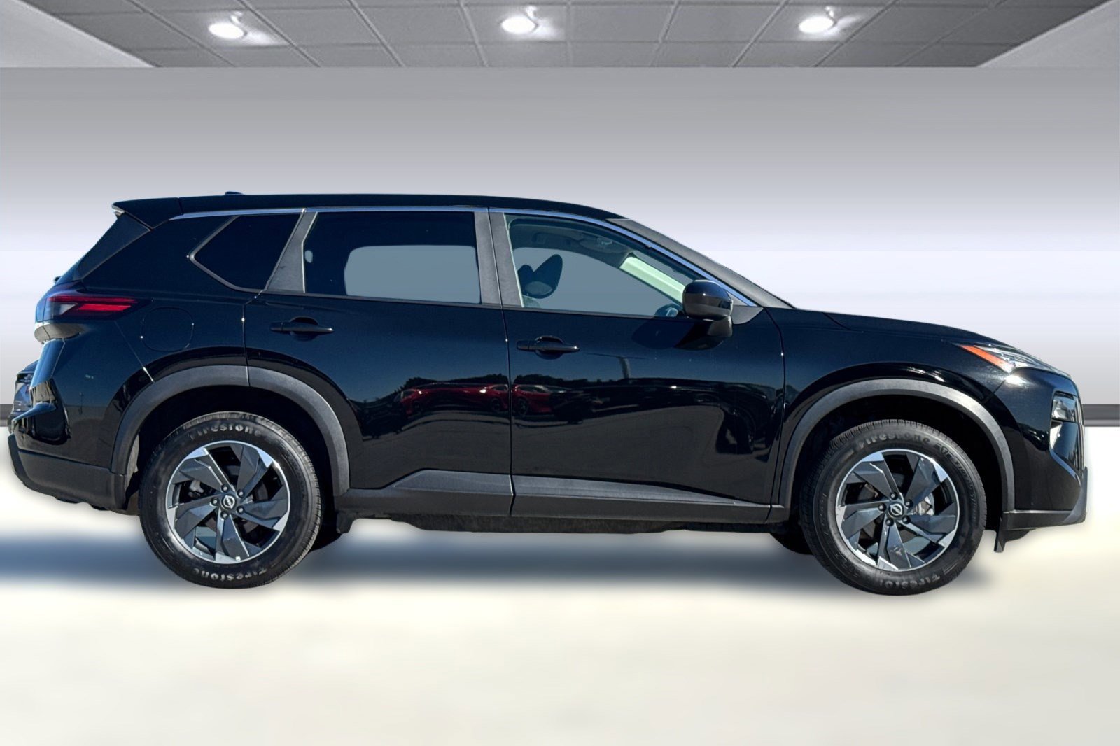 2024 Nissan Rogue SV photo 2