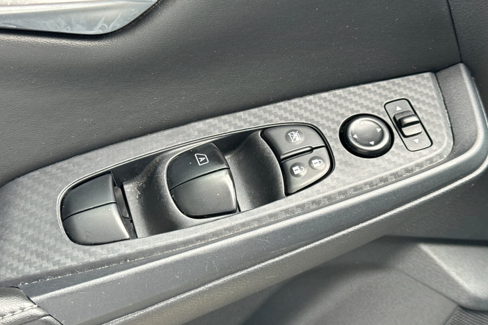 2025 Nissan Sentra SV - Photo 14