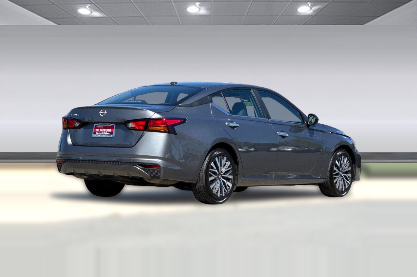 2025 Nissan Altima SV photo 2