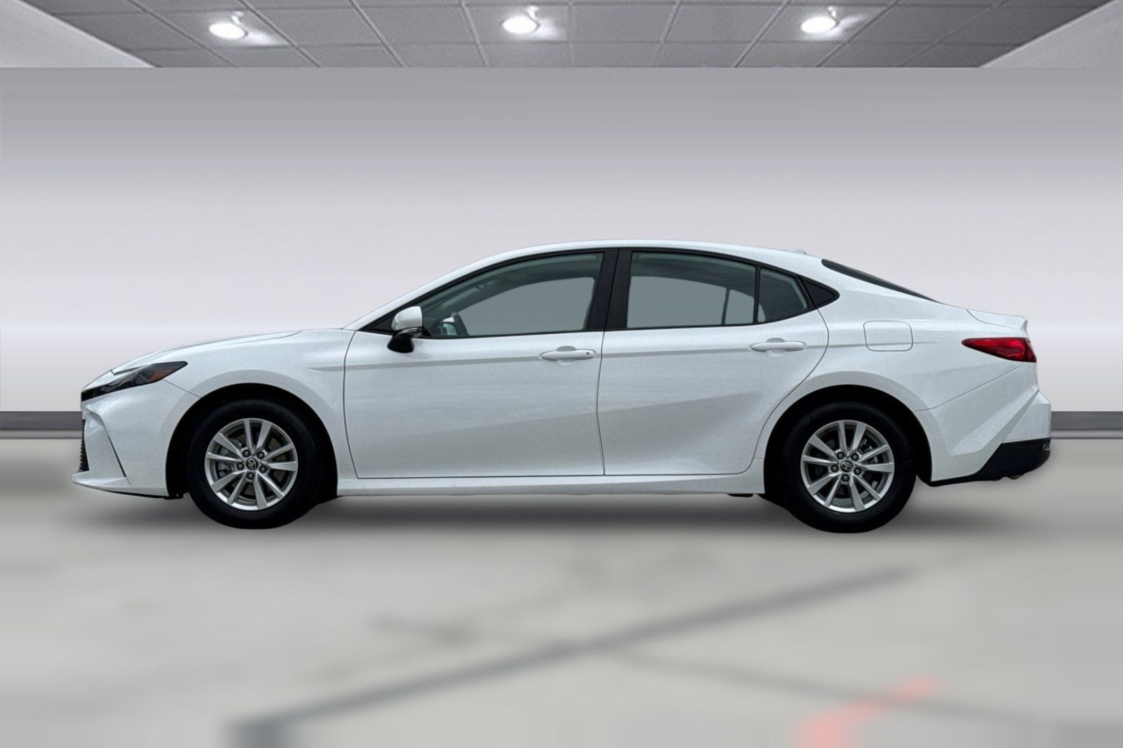 2025 Toyota Camry LE photo 5