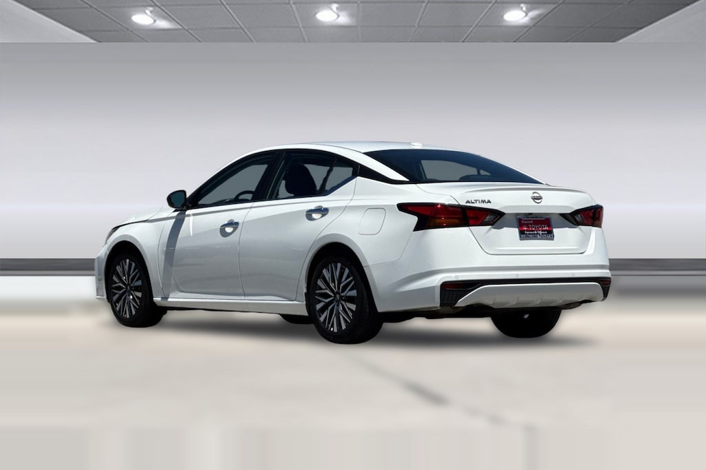 Used 2025 Nissan Altima SV Sedan