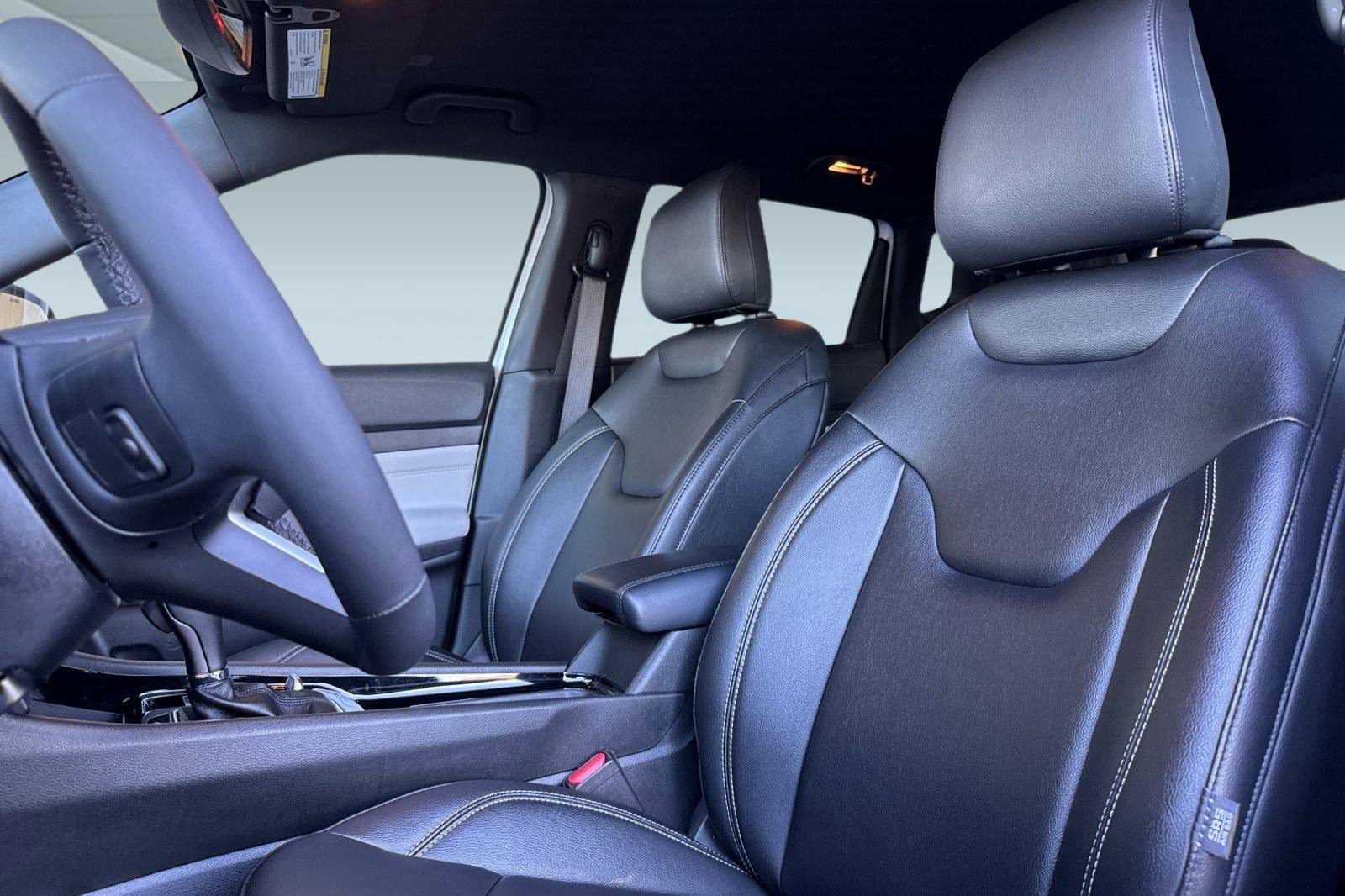 2025 Jeep Compass Limited photo 4