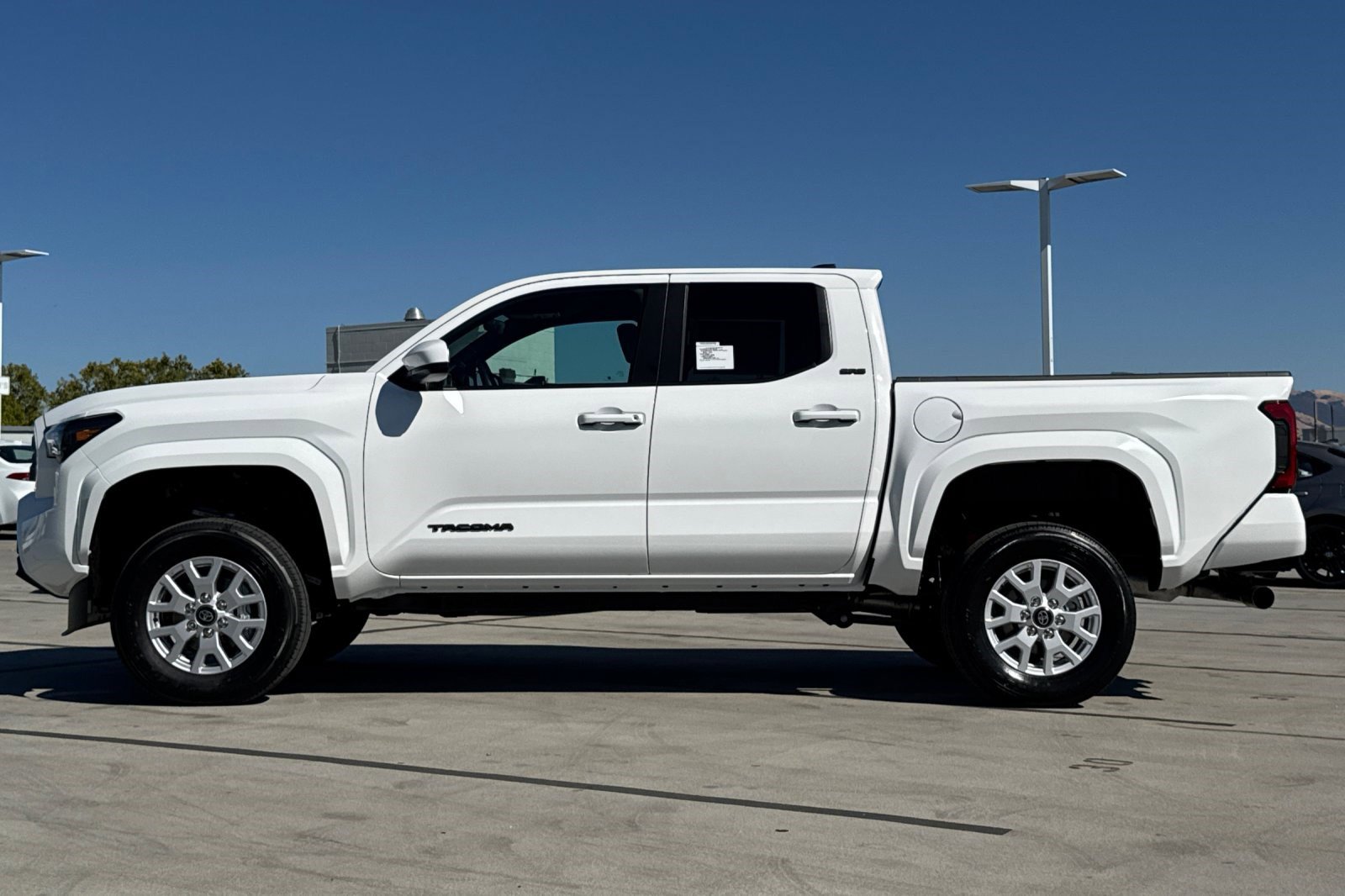 2025 Toyota Tacoma SR5 4x4 Double Cab photo 2