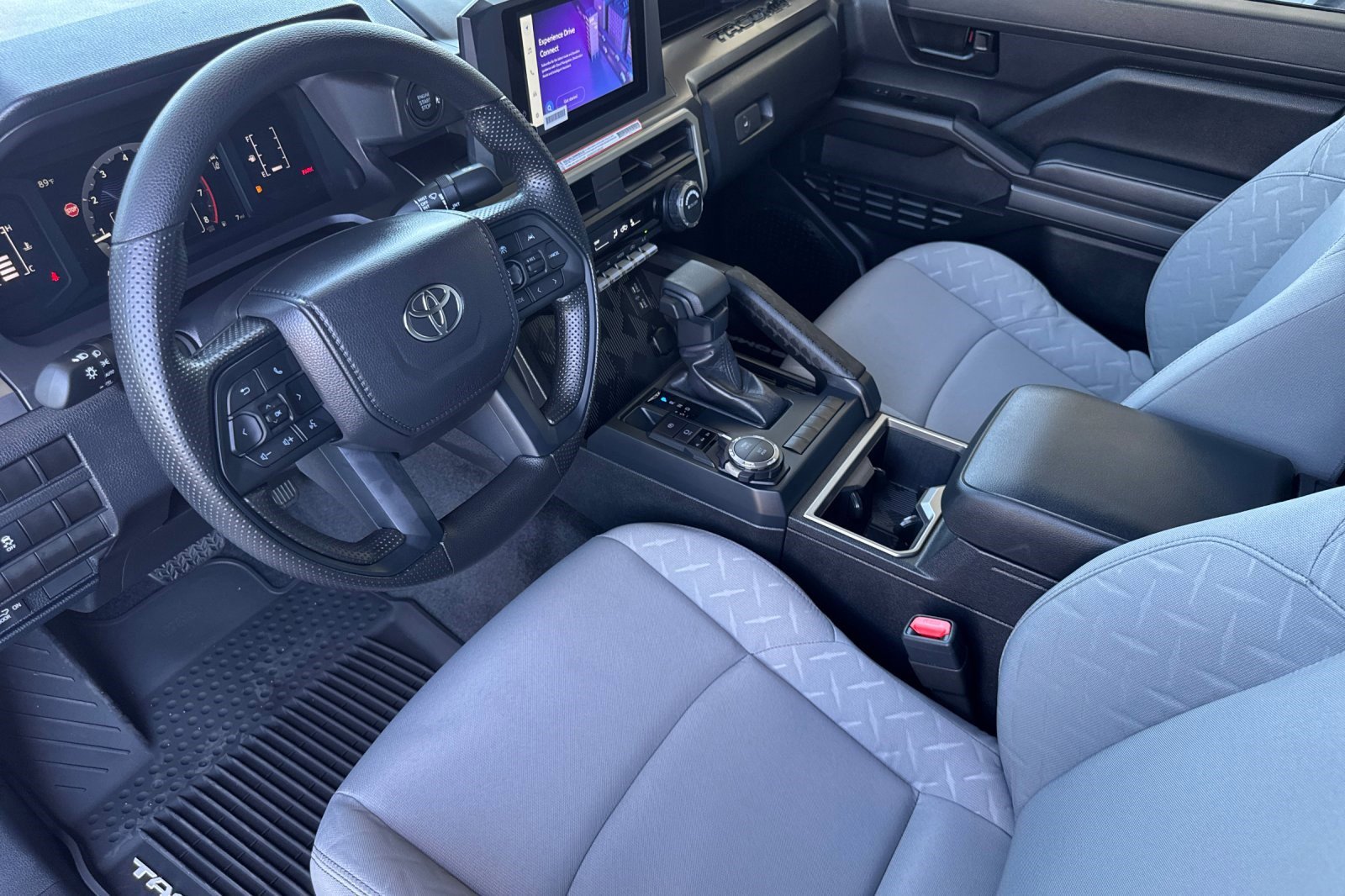 2025 Toyota Tacoma SR5 4x4 Double Cab photo 4