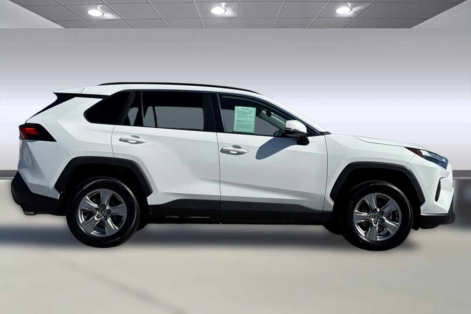 2024 Toyota RAV4 XLE photo 2