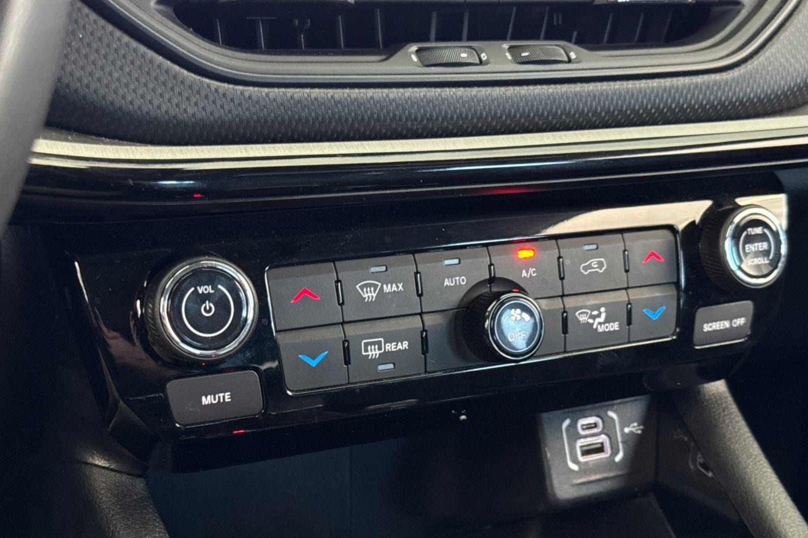 2025 Jeep Compass Trailhawk - Photo 19