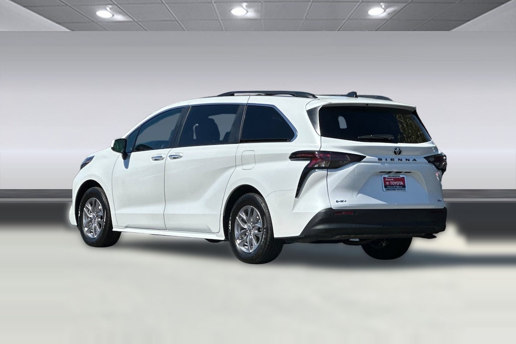 Used 2026 Toyota Sienna XLE Van Passenger Van