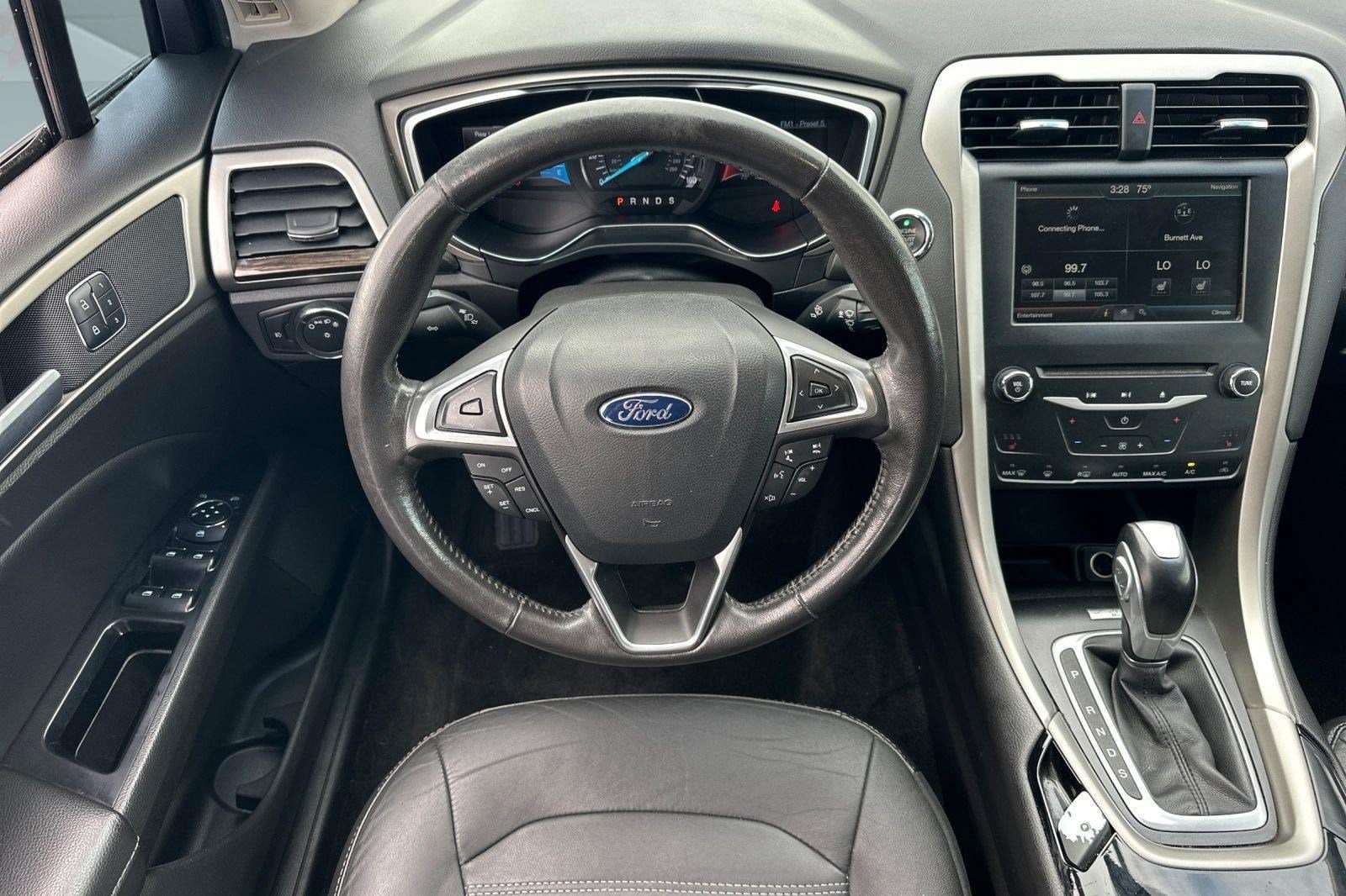 2014 Ford Fusion SE Sedan