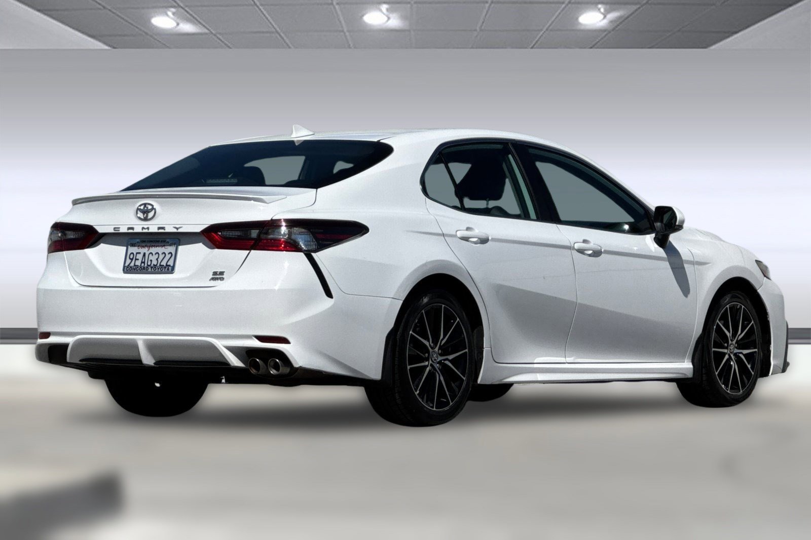 2023 Toyota Camry SE photo 2