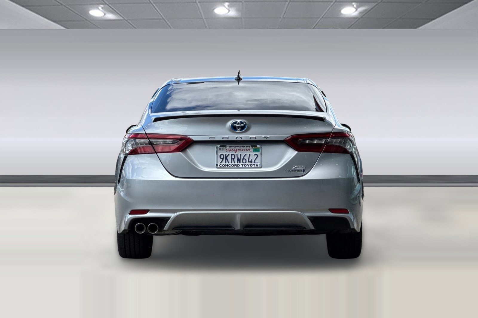 2021 Toyota Camry SE photo 3