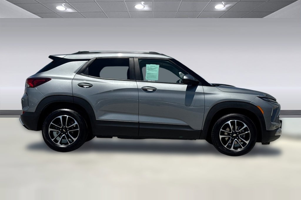 Used 2025 Chevrolet Trailblazer LT SUV
