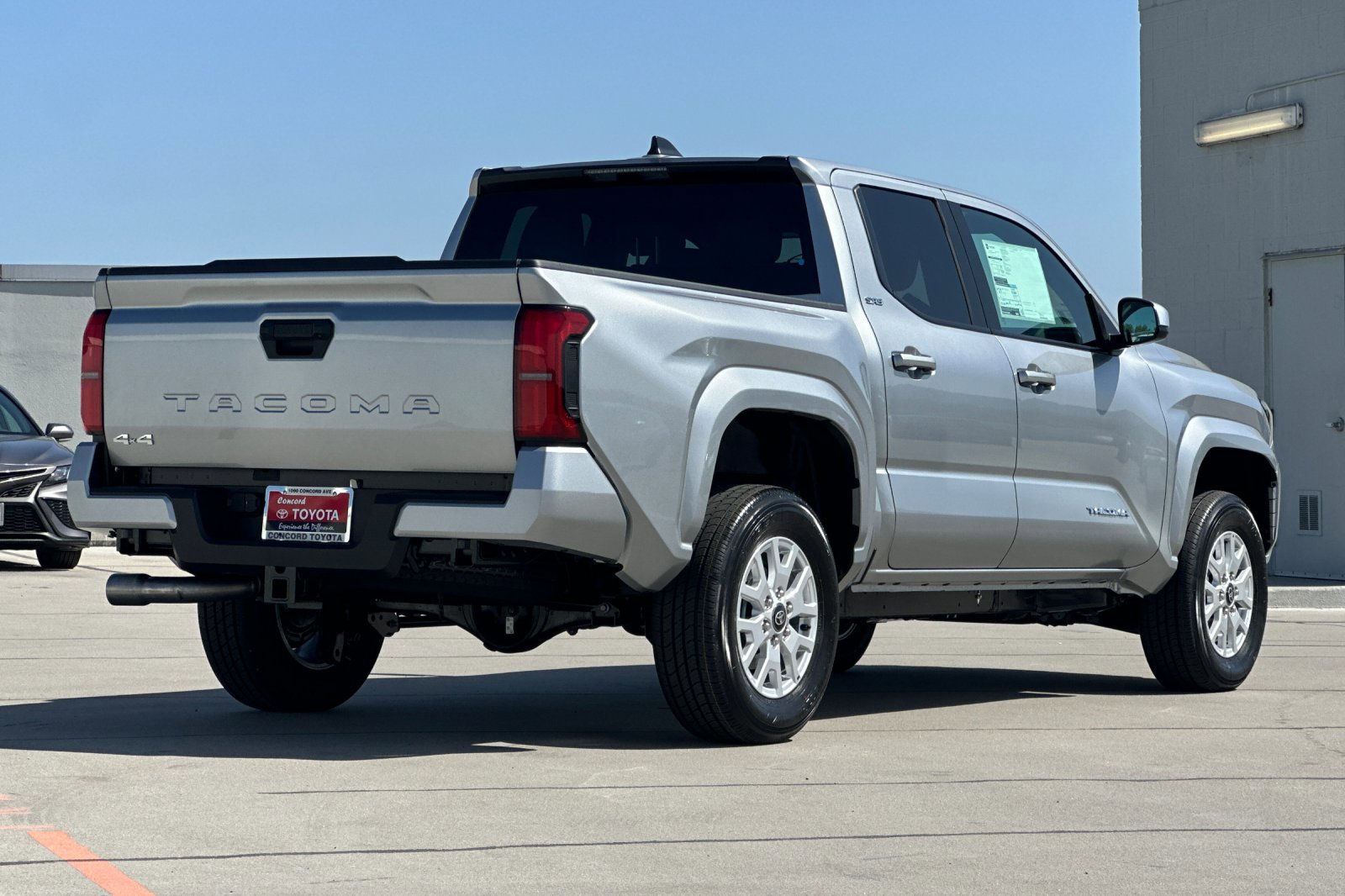 2025 Toyota Tacoma SR5 photo 3
