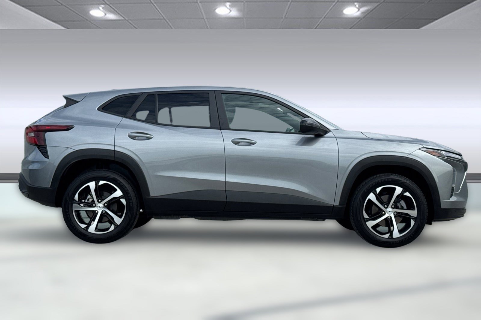 2024 Chevrolet Trax photo 2