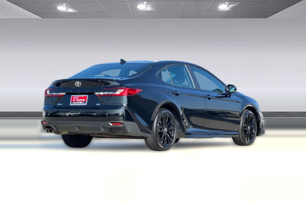 Used 2025 Toyota Camry SE Sedan