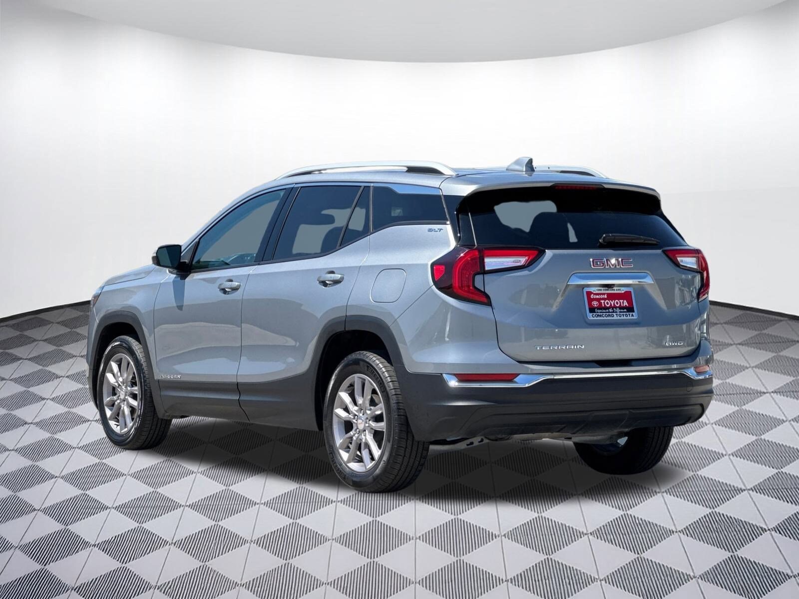 2024 Gmc Terrain SLT photo 3