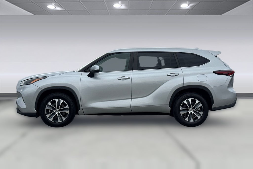 Used 2024 Toyota Highlander XLE SUV
