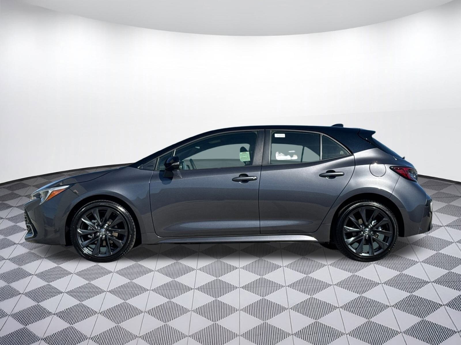 2025 Toyota Corolla XSE photo 2