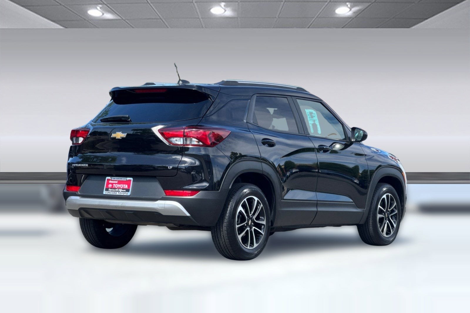 2025 Chevrolet Trailblazer LT photo 2