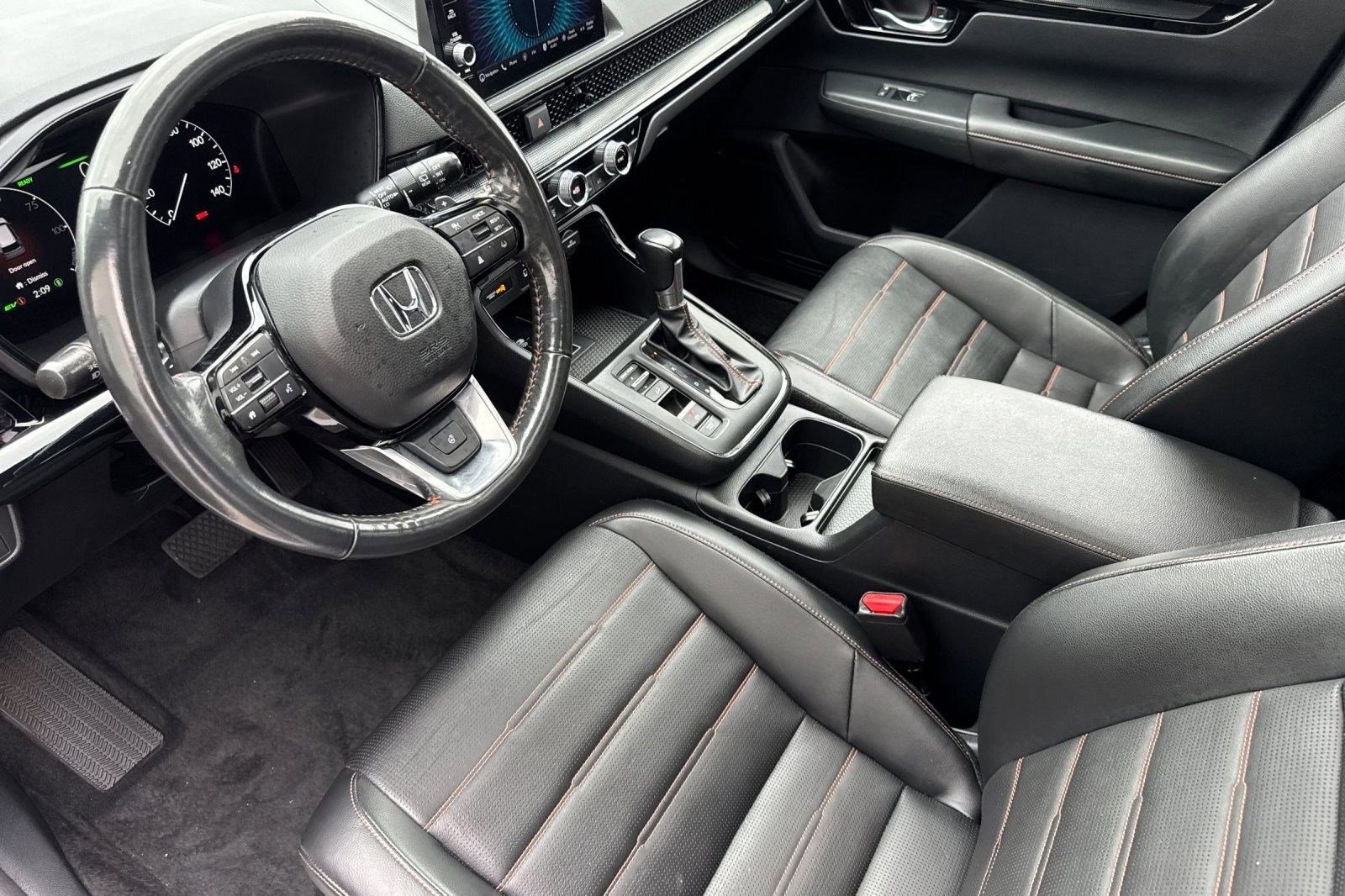 2023 Honda CR-V Hybrid Sport Touring photo 4