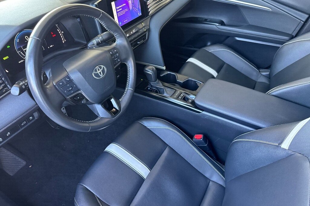 Used 2025 Toyota Camry SE Sedan
