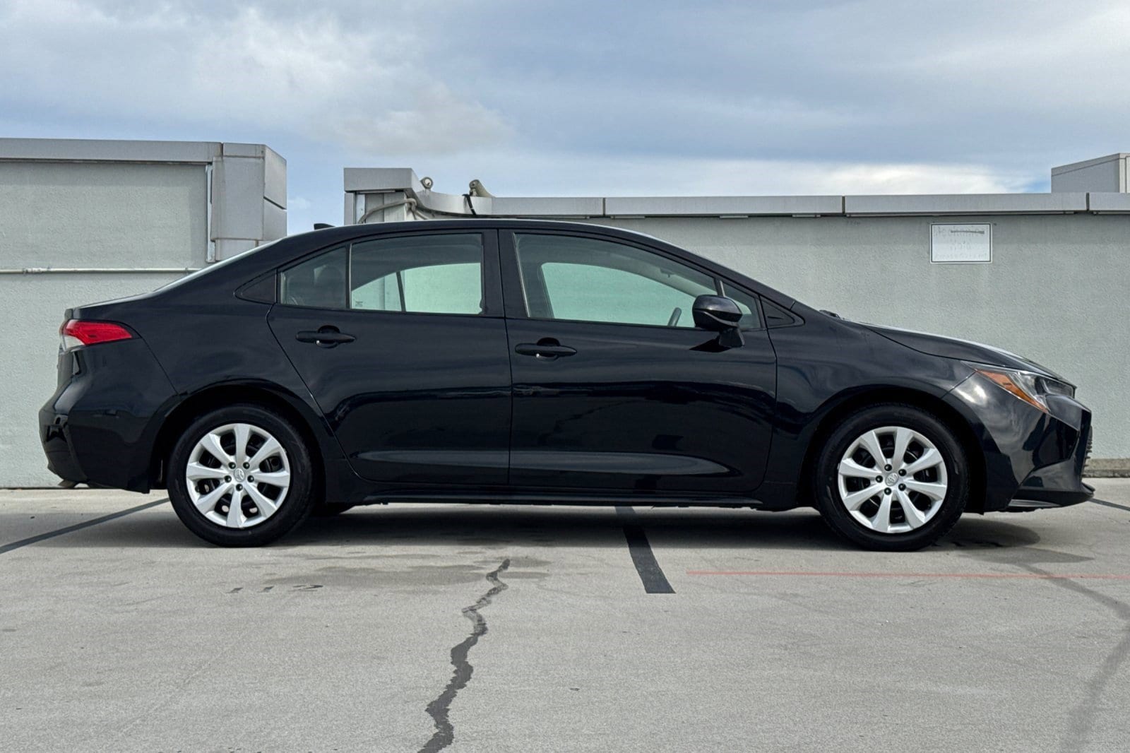 Used 2024 Toyota Corolla LE with VIN 5YFB4MDE3RP115589 for sale in Kansas City