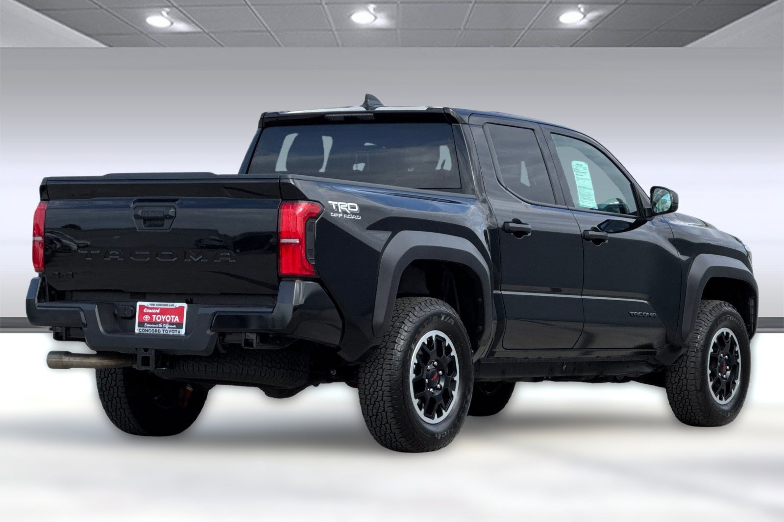 2025 Toyota Tacoma TRD photo 4