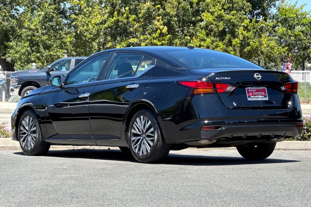 Used 2025 Nissan Altima SV Sedan