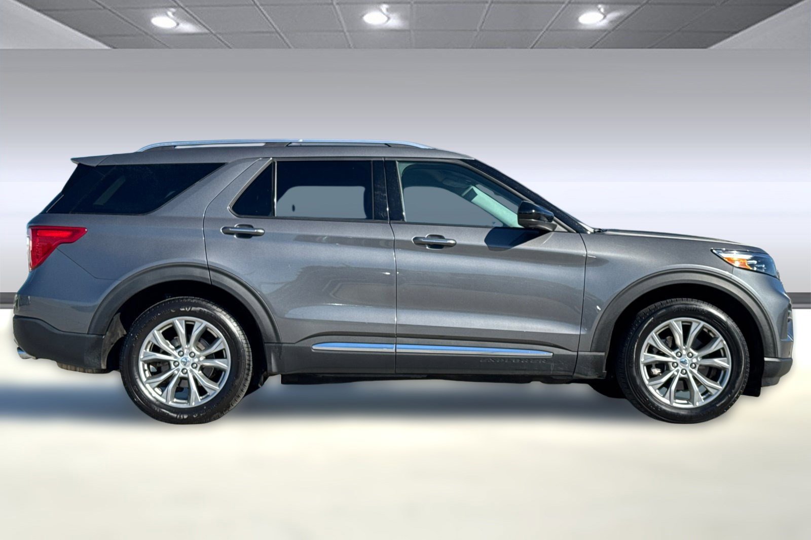 2023 Ford Explorer Limited photo 3