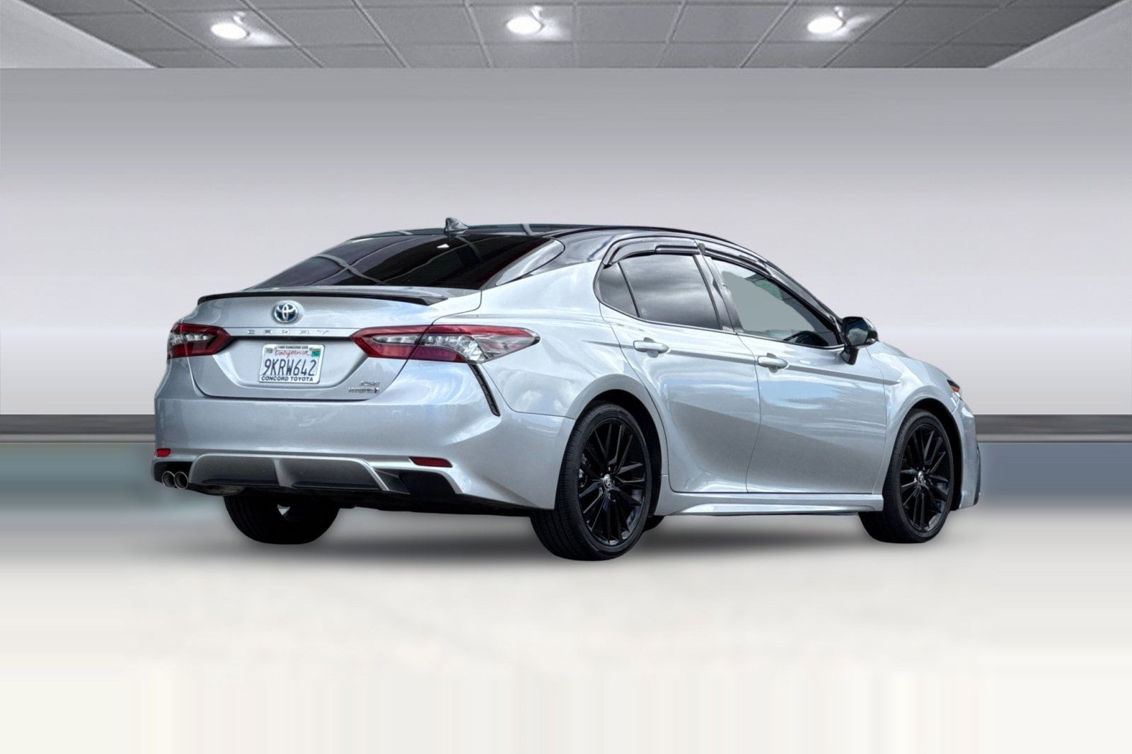 2021 Toyota Camry SE photo 2