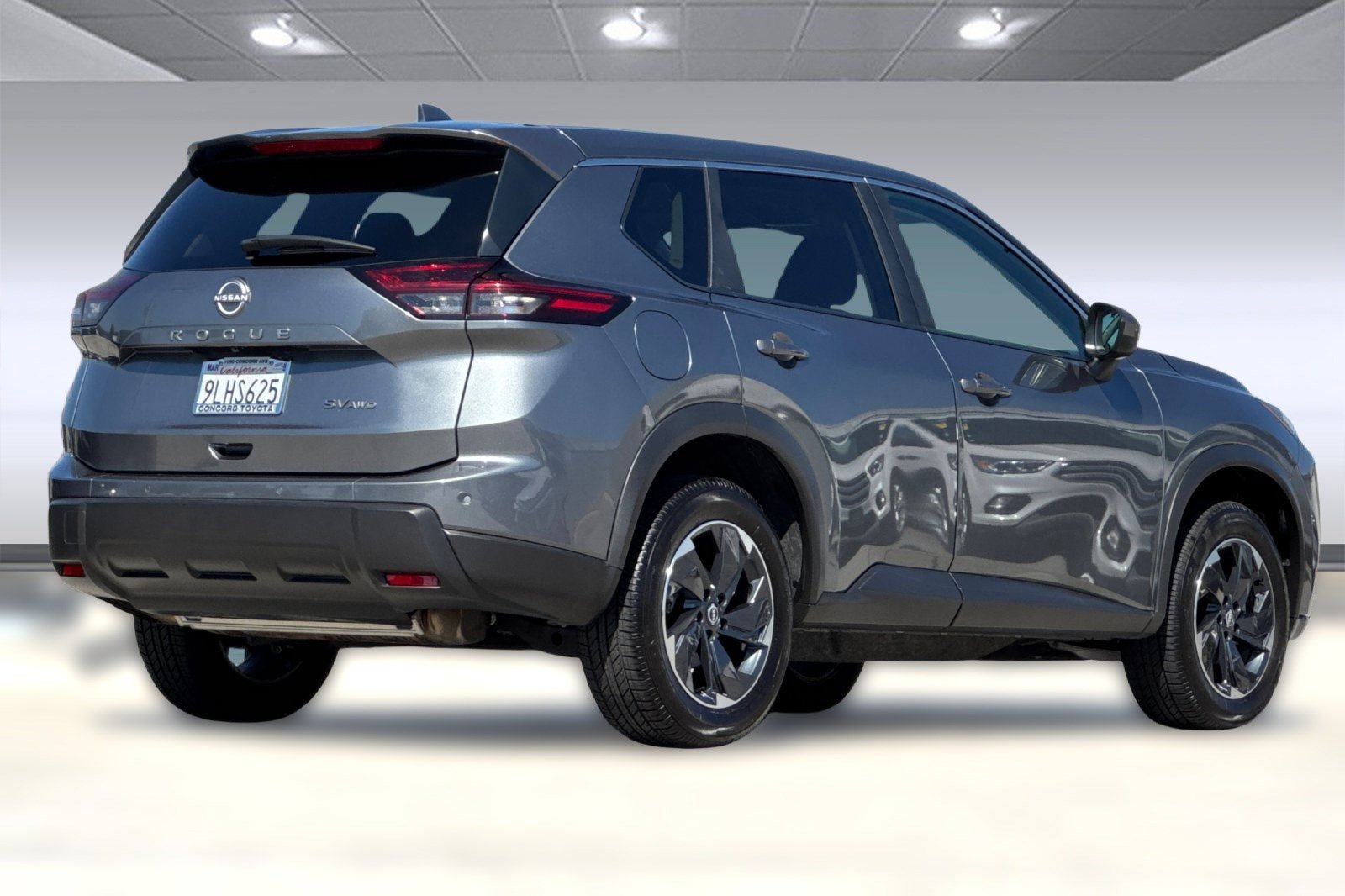 2024 Nissan Rogue SV photo 3