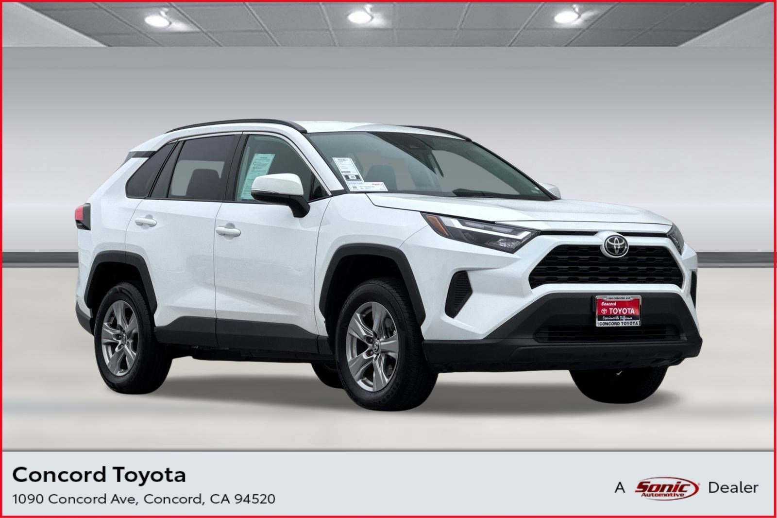2023 Toyota RAV4 XLE's photo
