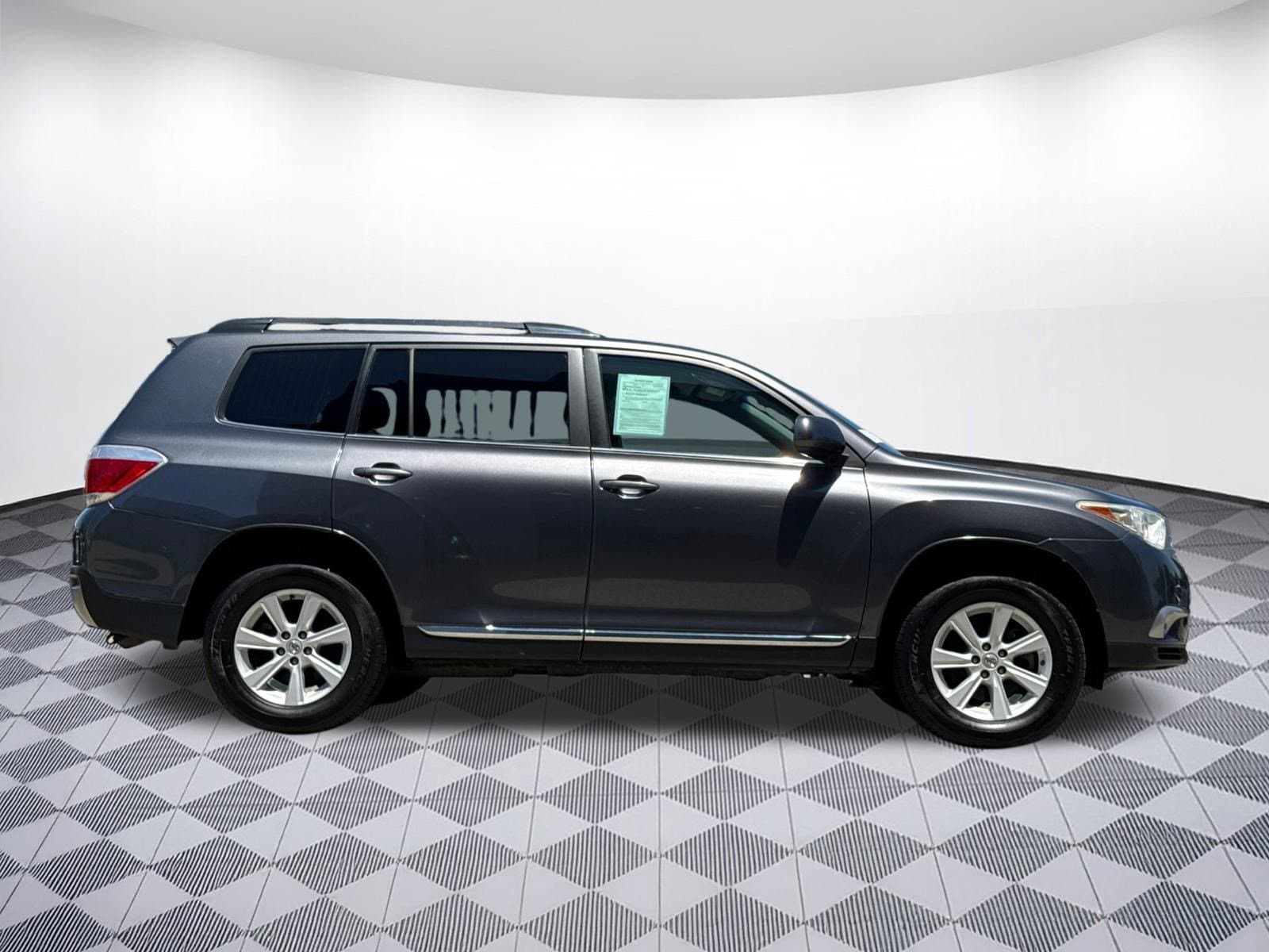 Used 2013 Toyota Highlander Base with VIN 5TDBK3EH2DS264827 for sale in Concord, CA