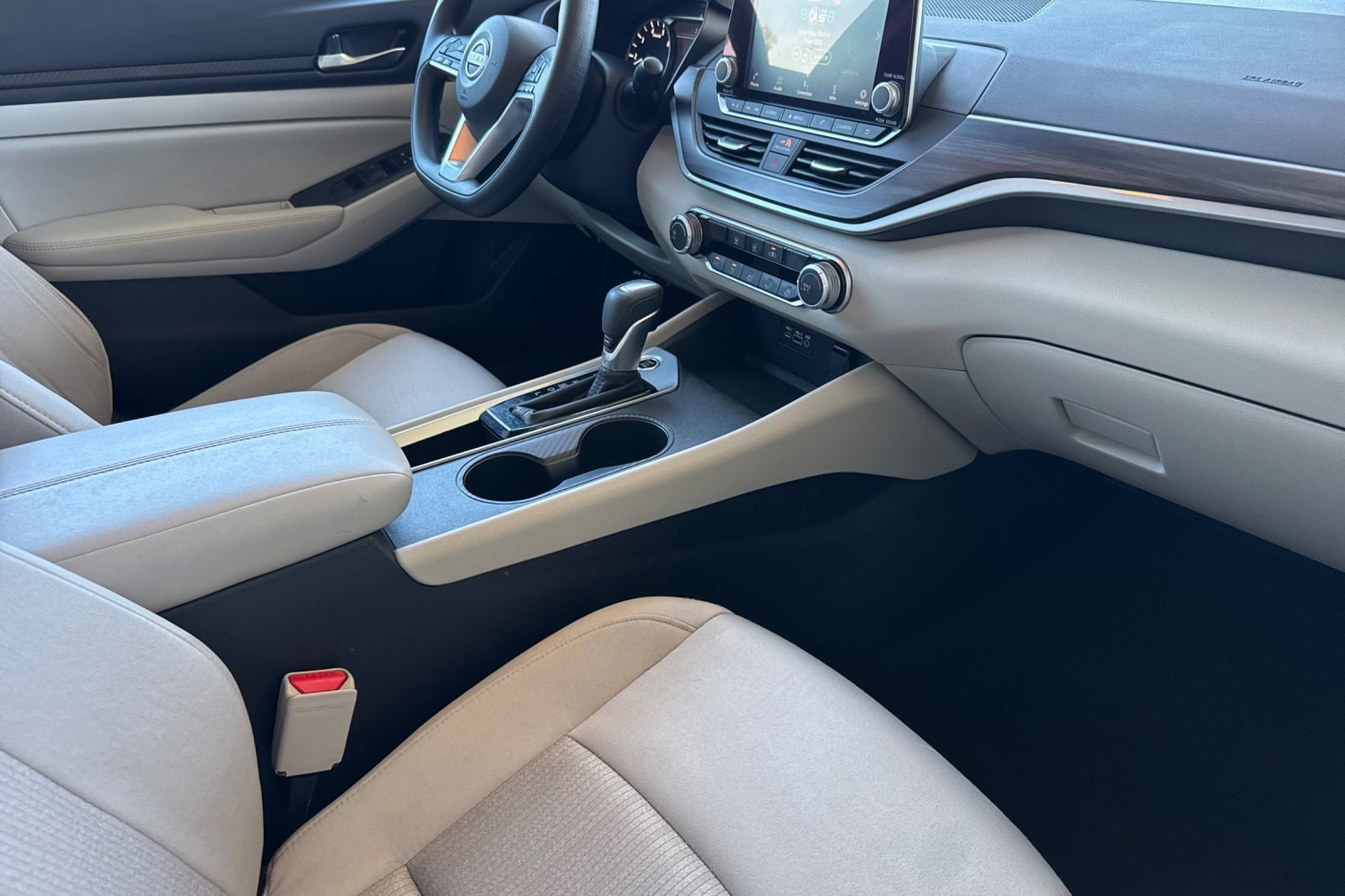 2025 Nissan Altima SV - Photo 33