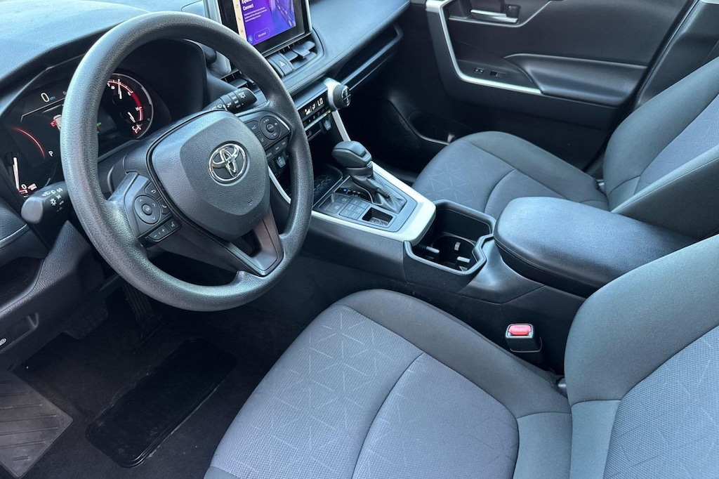 Used 2025 Toyota RAV4 XLE SUV