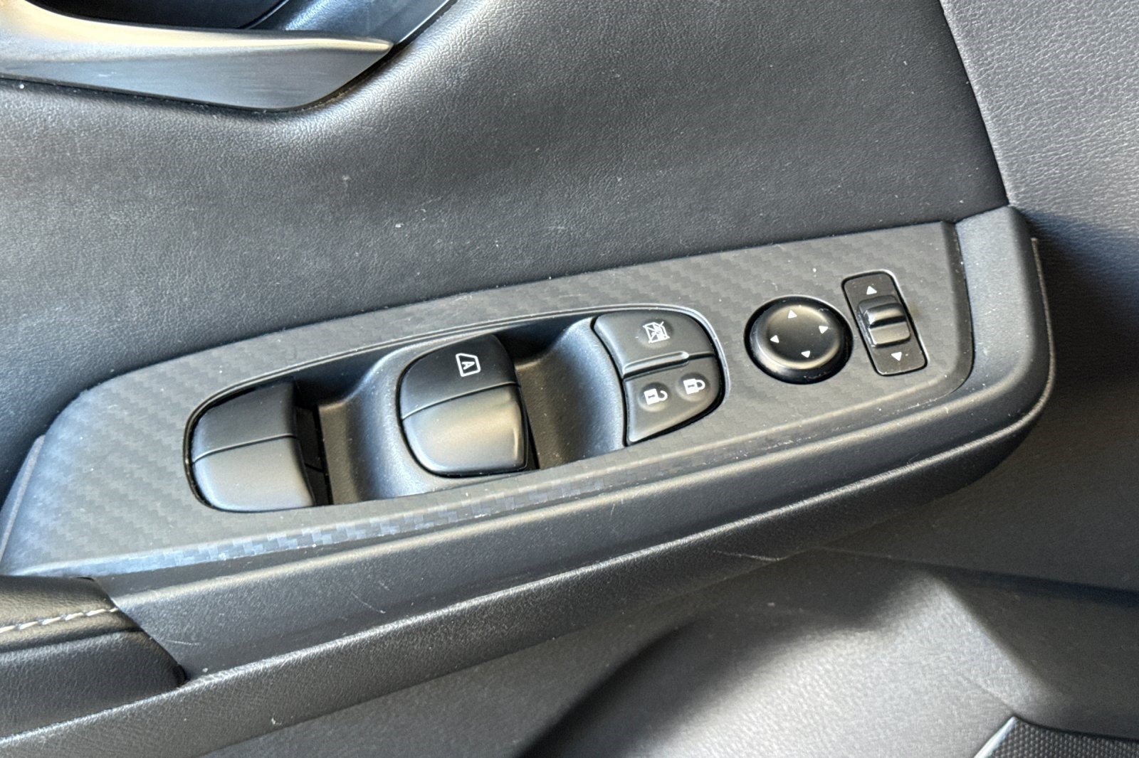 2025 Nissan Sentra SV - Photo 14