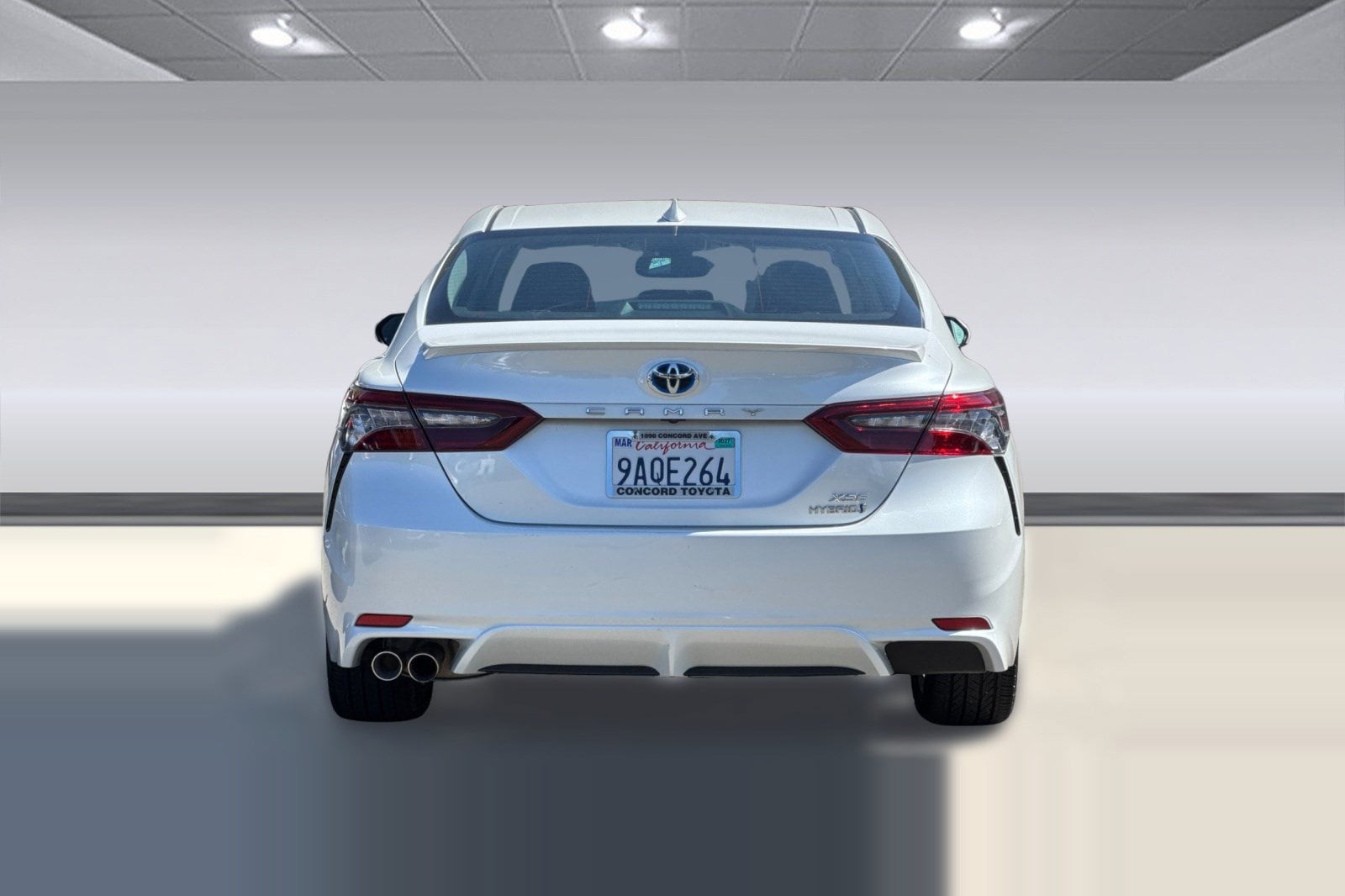 2022 Toyota Camry Hybrid Hybrid XSE photo 3